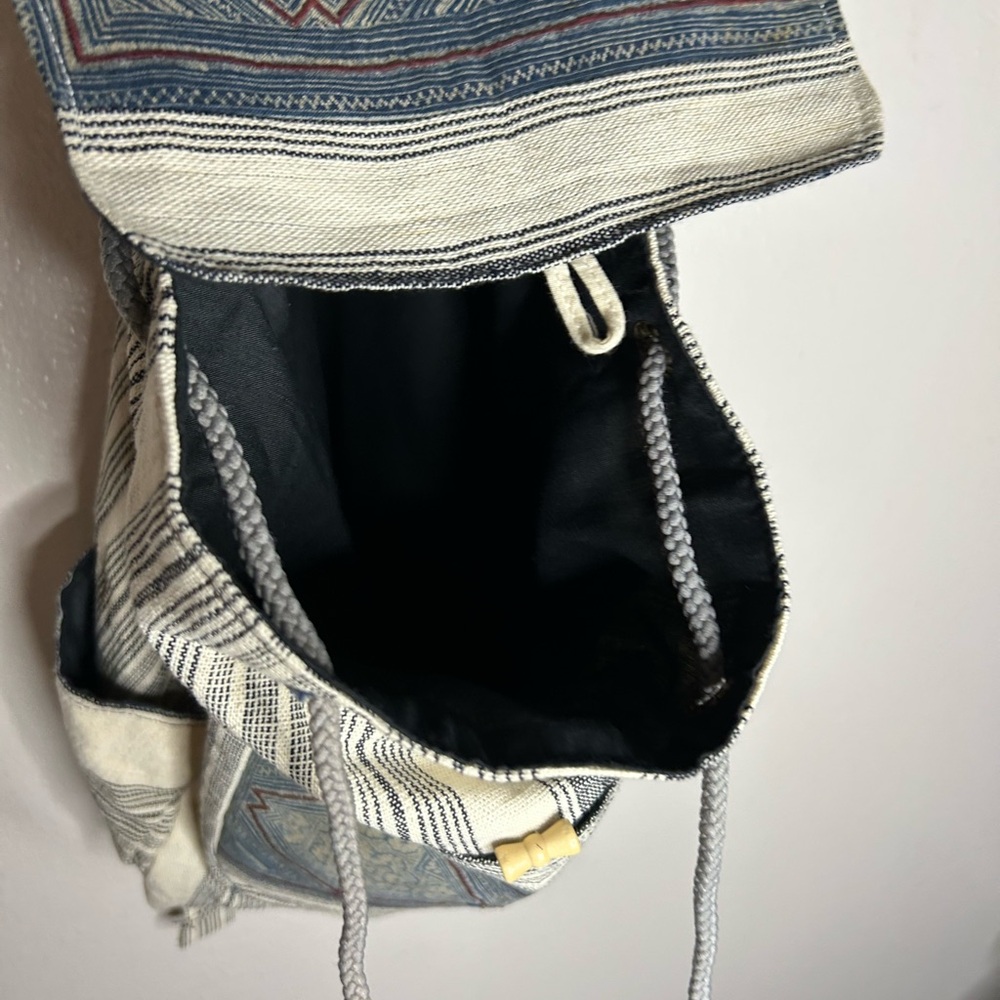 cloth Striped Backpack with Geometric Pattern - Picture 8 of 12